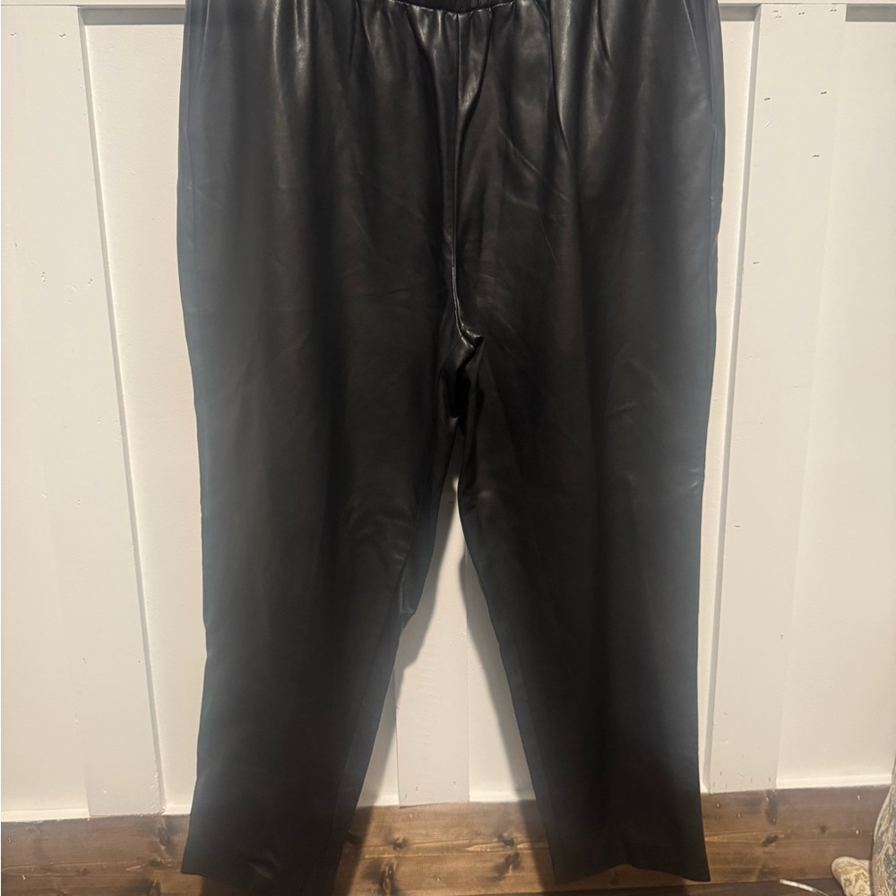 Eloquii Black Ankle Cropped Pants